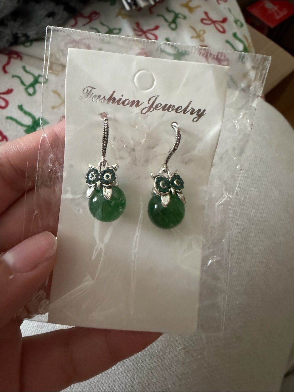 Fashion Jewelry Silver Owl Earrings with Green Stones